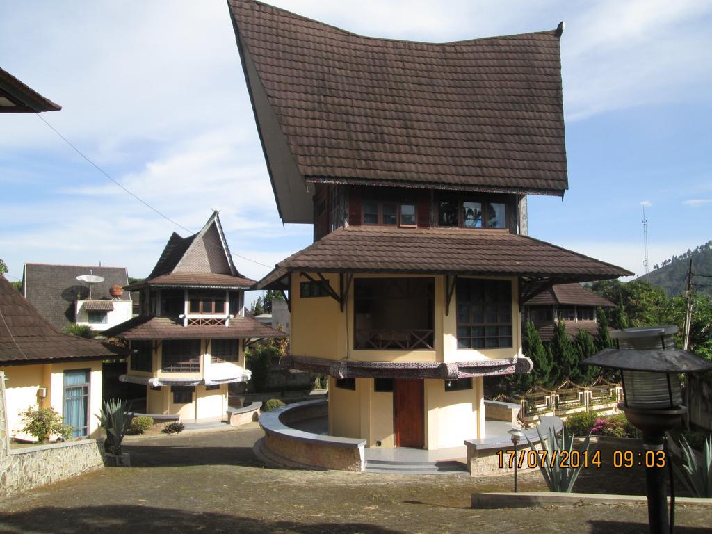 Sapadia Hotel And Cottage Parapat Kültér fotó