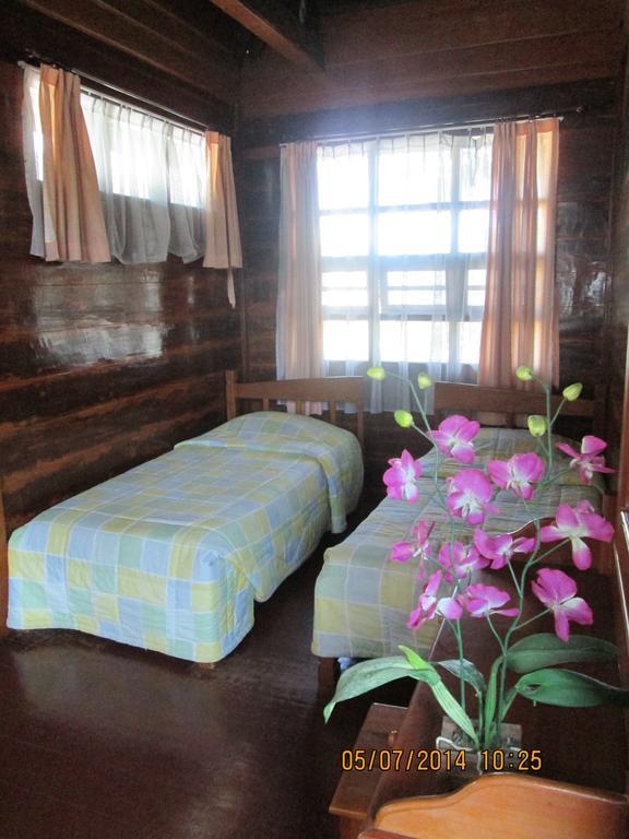 Sapadia Hotel And Cottage Parapat Szoba fotó