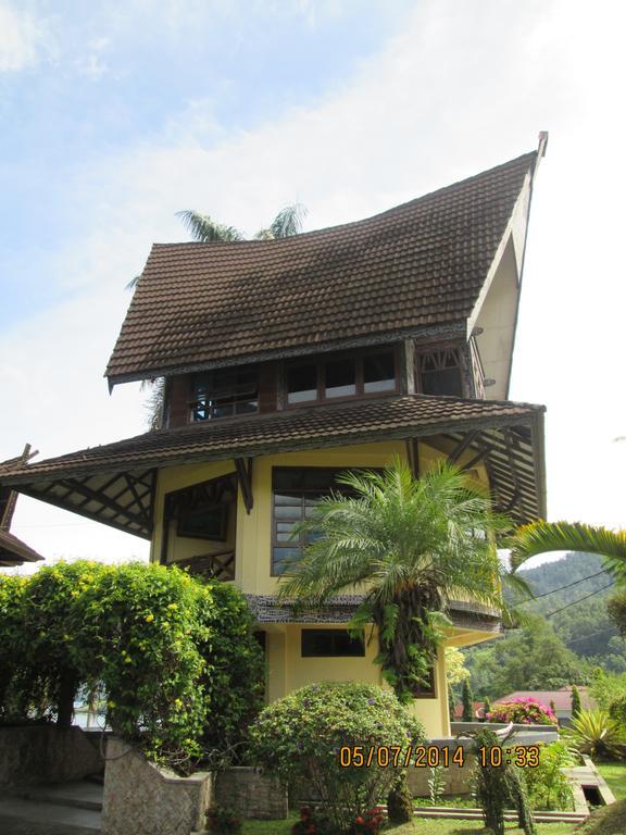 Sapadia Hotel And Cottage Parapat Szoba fotó