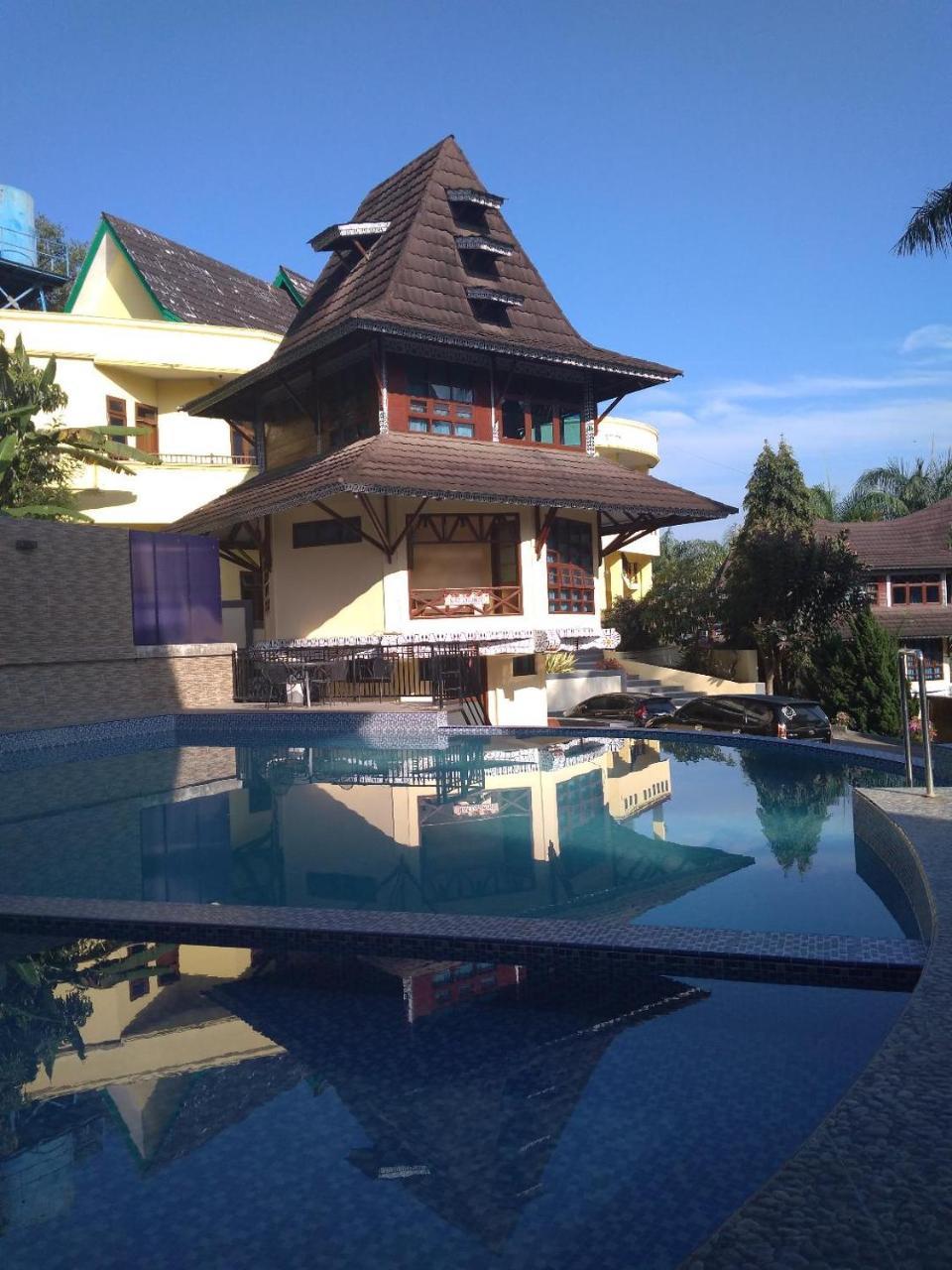 Sapadia Hotel And Cottage Parapat Kültér fotó
