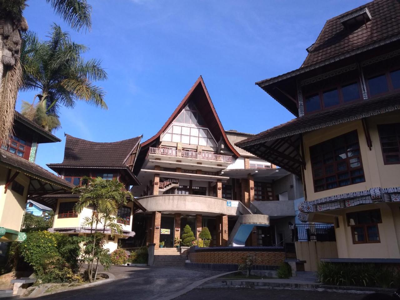 Sapadia Hotel And Cottage Parapat Kültér fotó